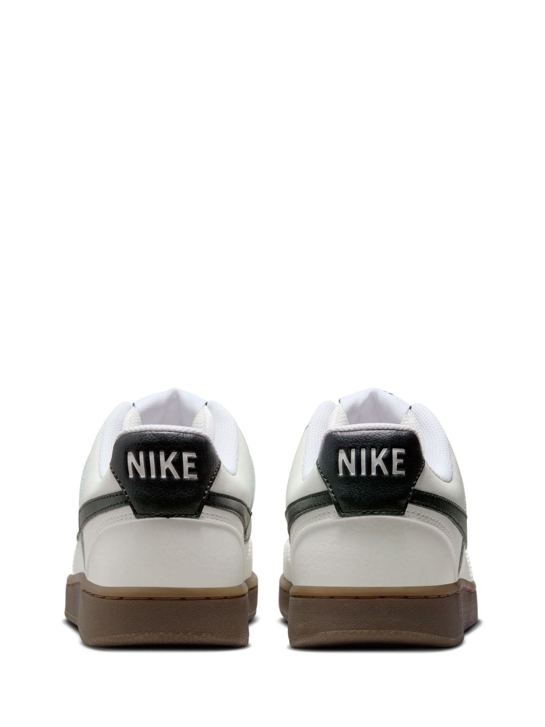 Bruin/wit - Nike Court Vision lage sneakers
