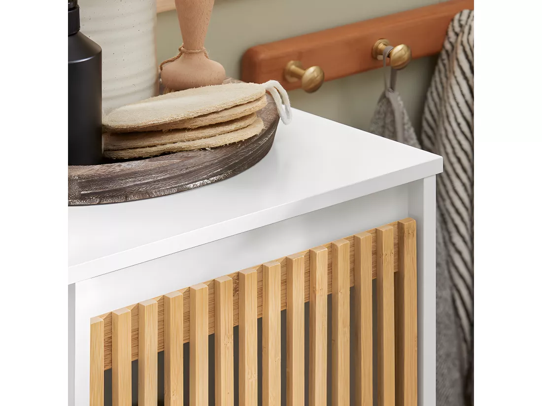 SoBuy Armoire à Linge, Meuble Bas de Salle de Bain, Meuble de Rangement avec 1 Panier à Linge Amovible, Corbeille à Linge, Porte en Bambou, 32x33x85 cm, BZR126-W