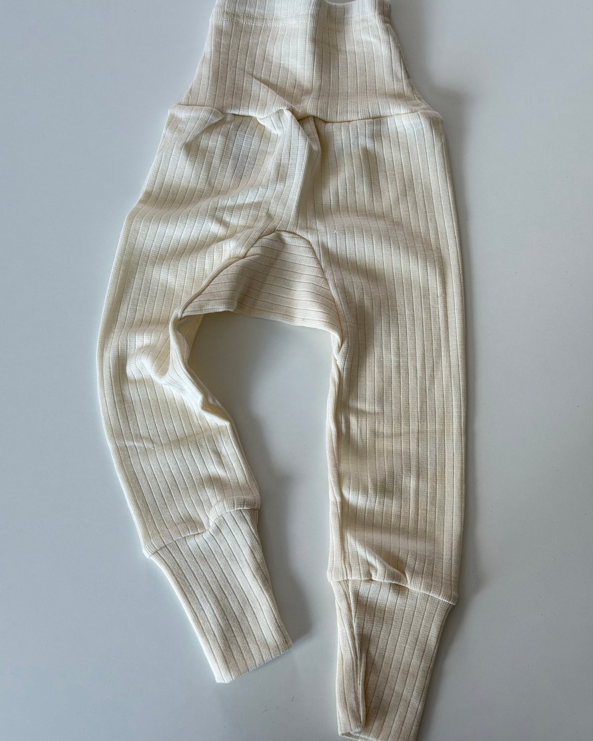 Bukse Rib m/ høyt liv – 45% Bomull, 35% Merino, 20% Silke – Ubehandlet Ull