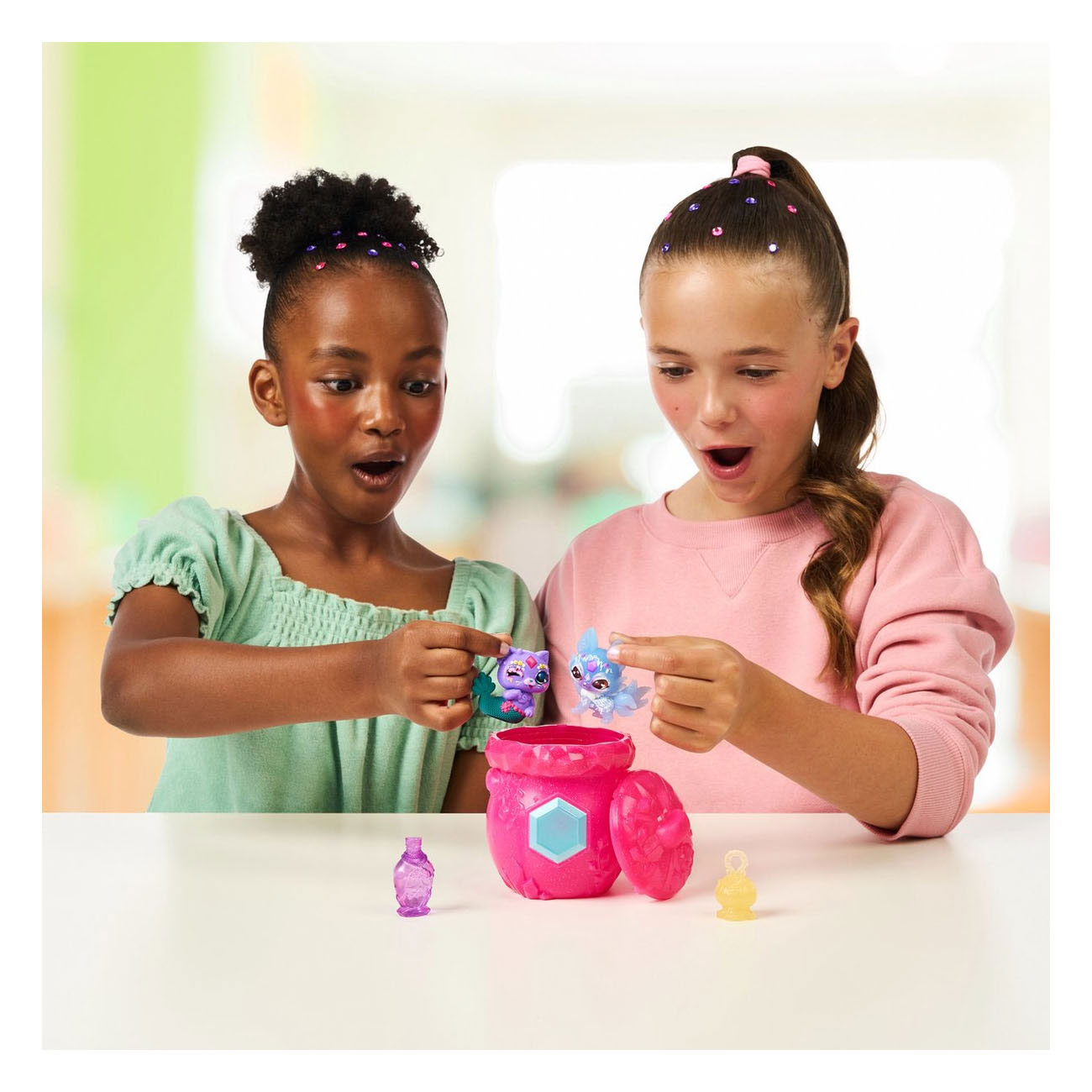 Magic Mixies Mixlings Bruis en Ontdek Ketel Crystal Woods Serie 3, 2-Pack