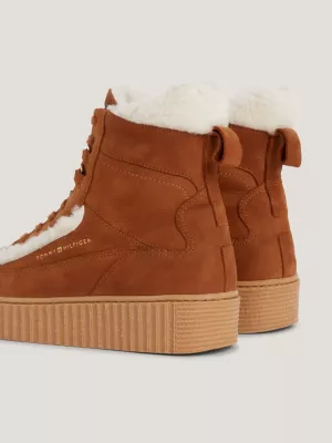 Botas essenciais de couro com cadarço e forro quente