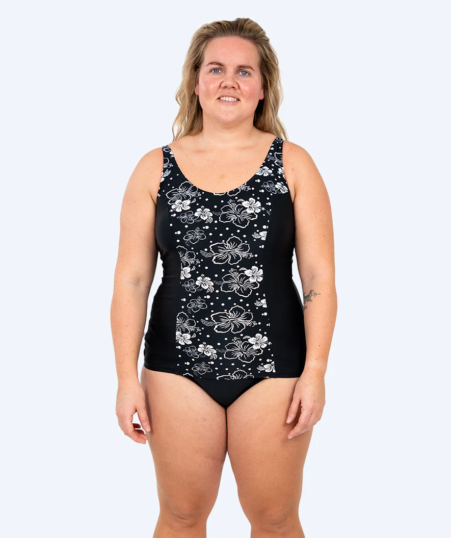 Watery badedragt plus size til damer m. blomster - Vale - Sort/hvid