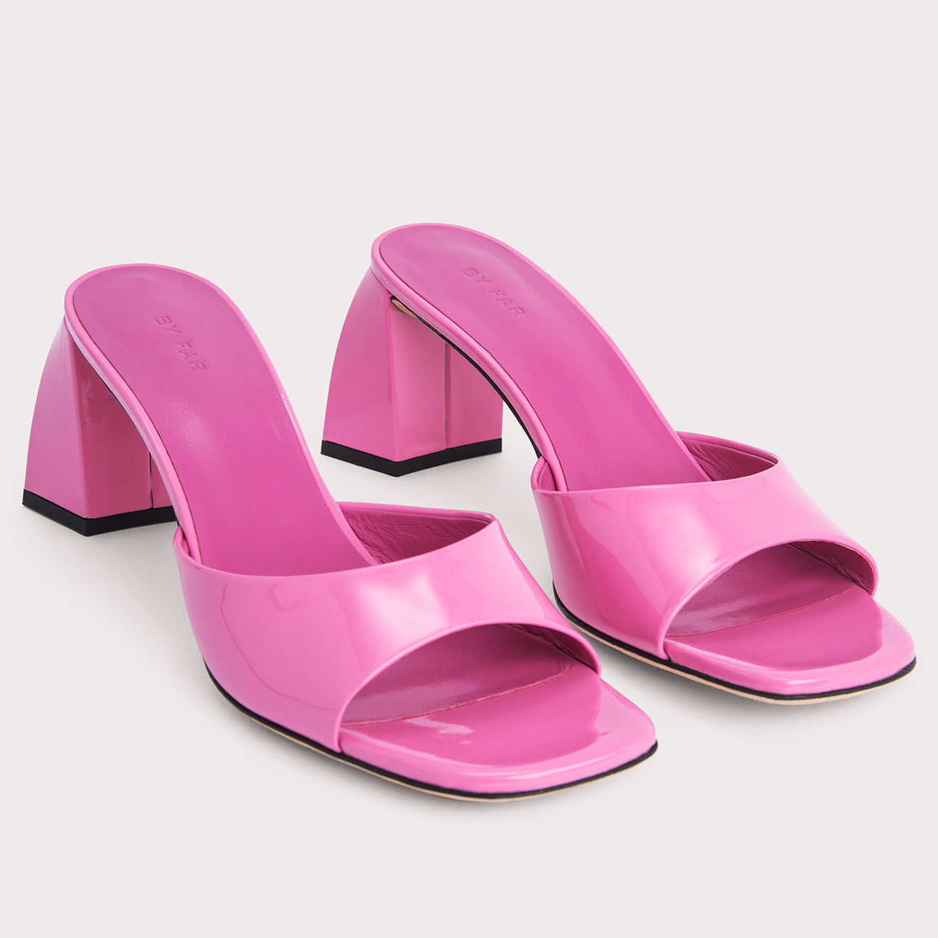 By Far Mules en Cuir verni Romy roses - Talon 7 cm