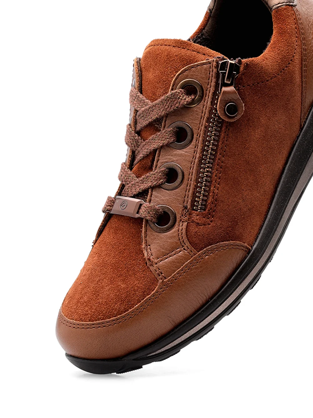 Sneaker Osaka nuts