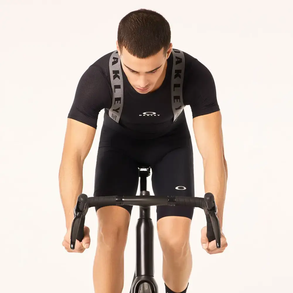 Q36.5 x Oakley Gridskin Fietsbroek Kort Zwart Heren