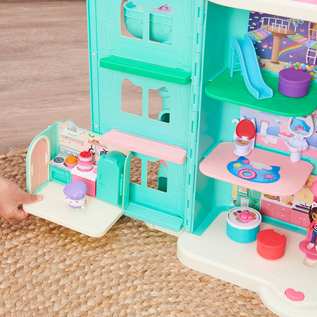 Deluxe Room - Cakey's Kitchen