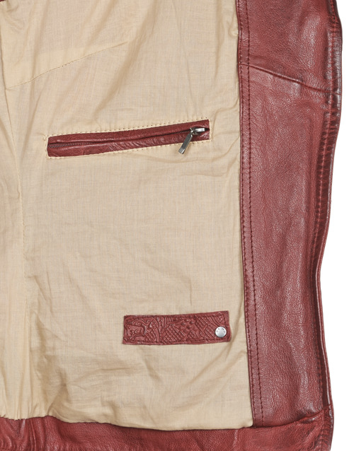Oakwood - CAMERA - Rouge