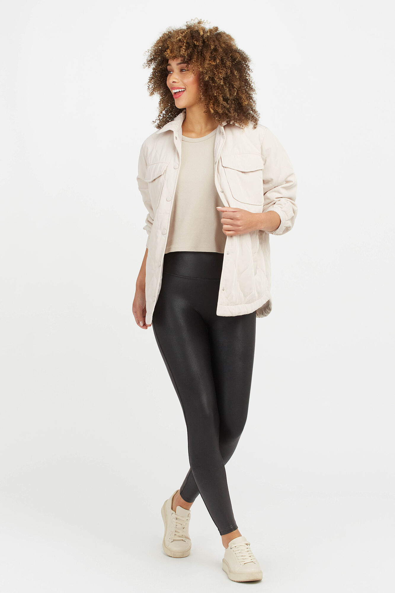 Leggings modeladoras Spanx com acabamento em efeito couro - pretas