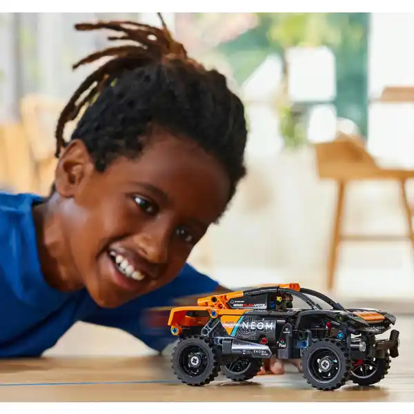 42166 NEOM McLaren Extreme E Race Car