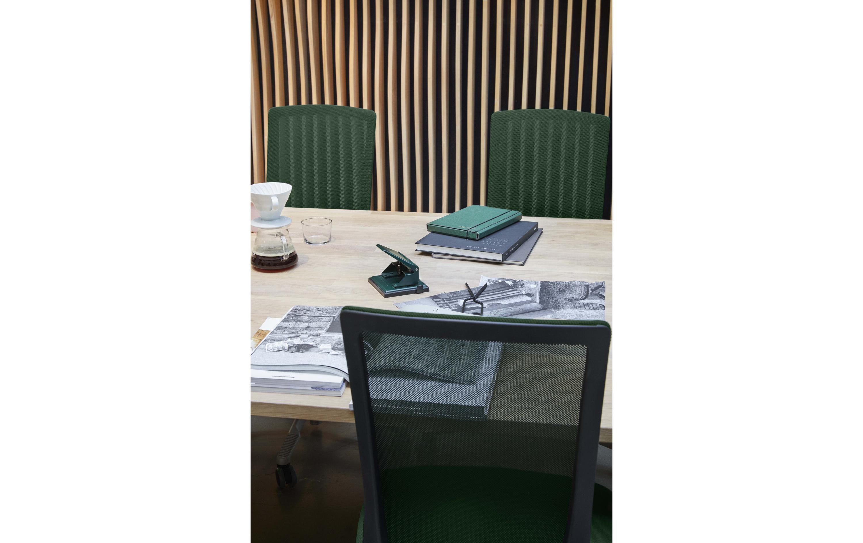Bürostuhl Futu Mesh 1100 Dunkelgrün<br>Futu Mesh 1100 - Der Bürostuhl mit atmungsaktiver und transparenter Rückenlehne