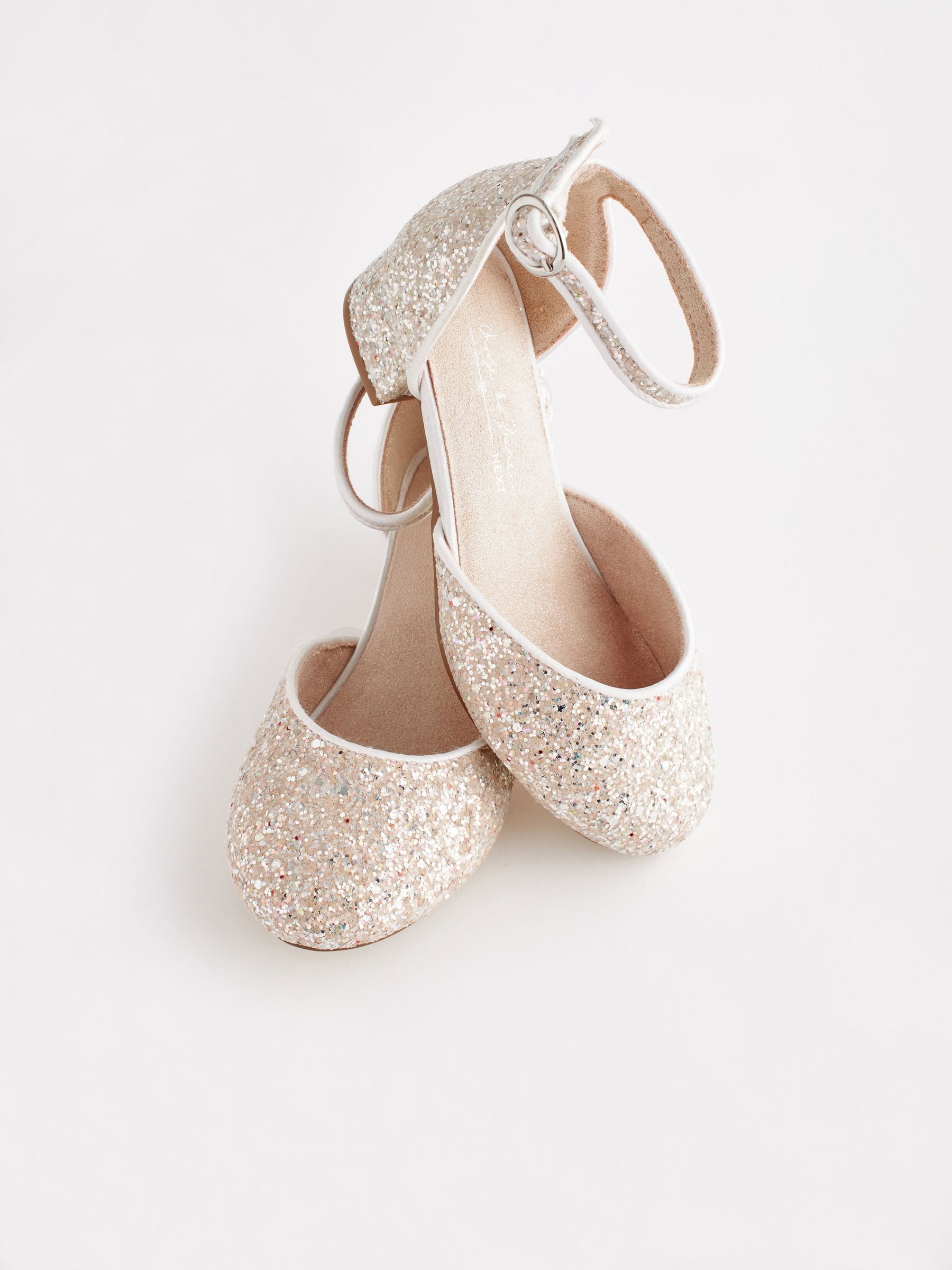 Ivoorkleurig met wit en glitter - Gelegenheidsschoenen met enkelbandje en lage hak