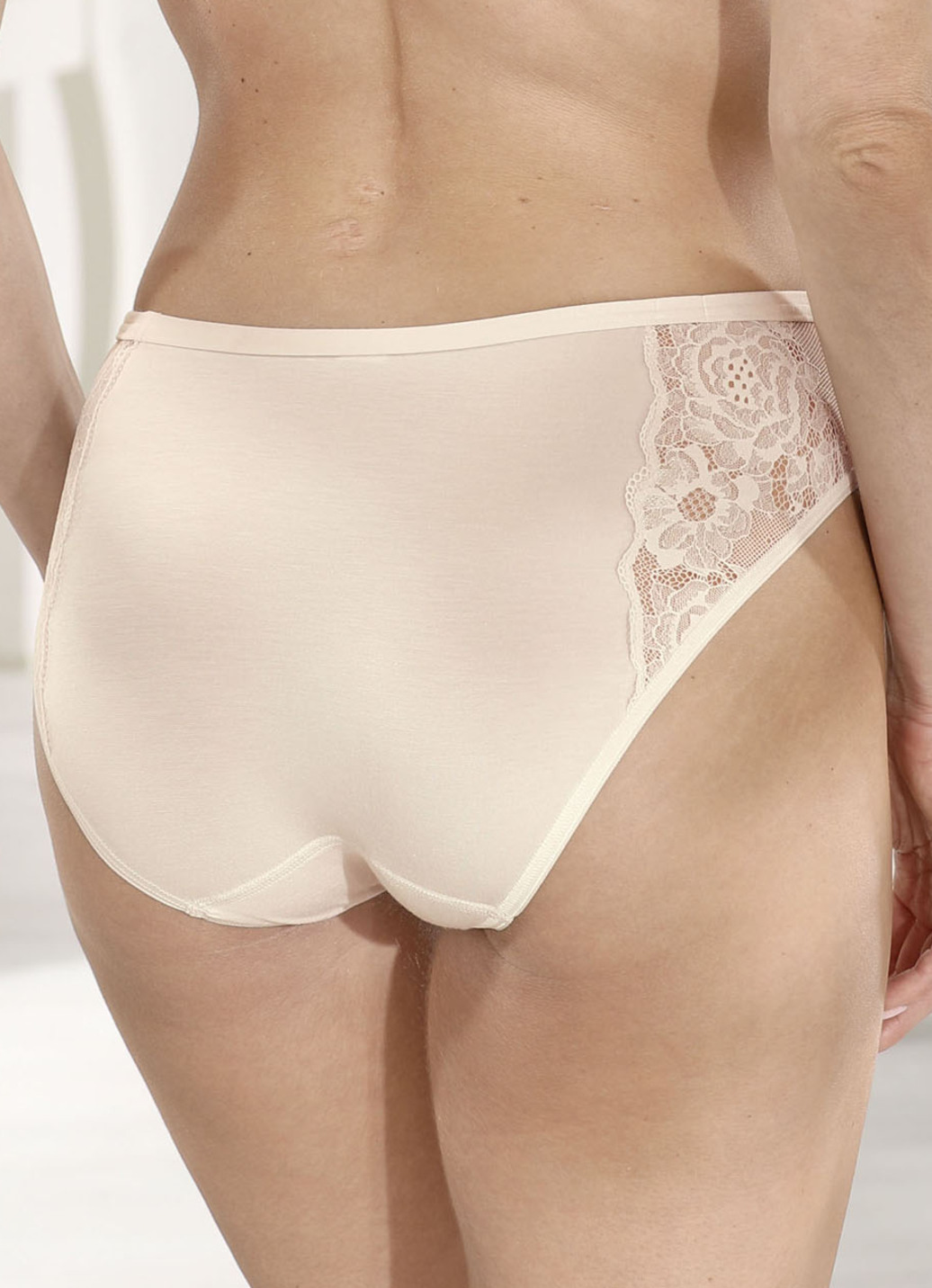 Speidel Slip mit zarter Elastikspitze