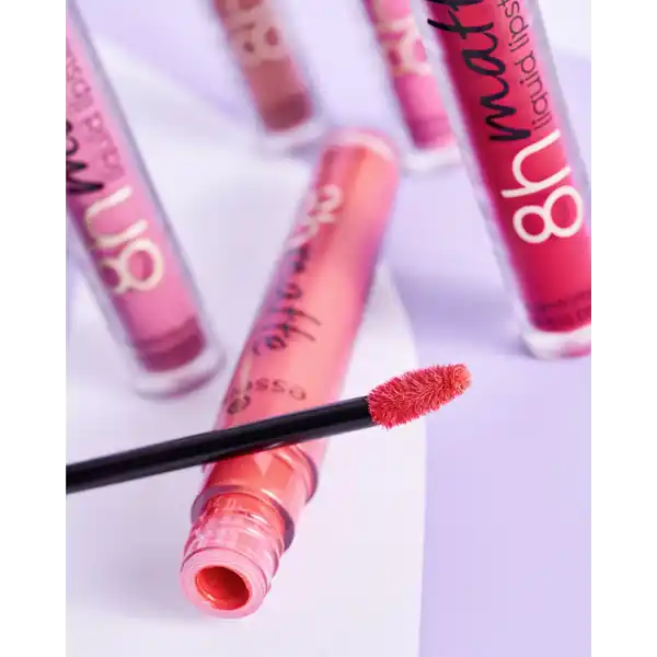 8h matte liquid lipstick 09 Fiery Red