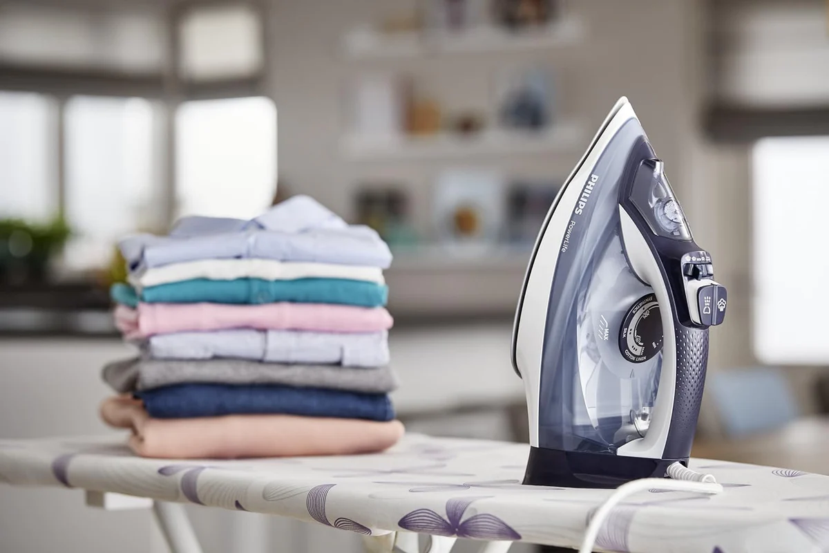 Fer à repasser de 0,32L 2400W blanc bleu Philips