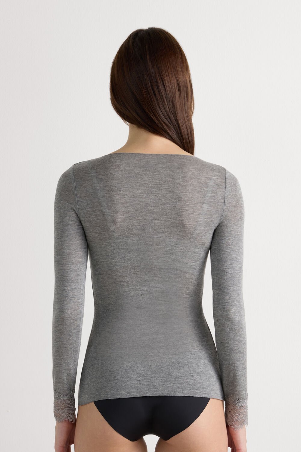 Camisa de manga comprida ultraleve em cashmere com detalhes em renda.