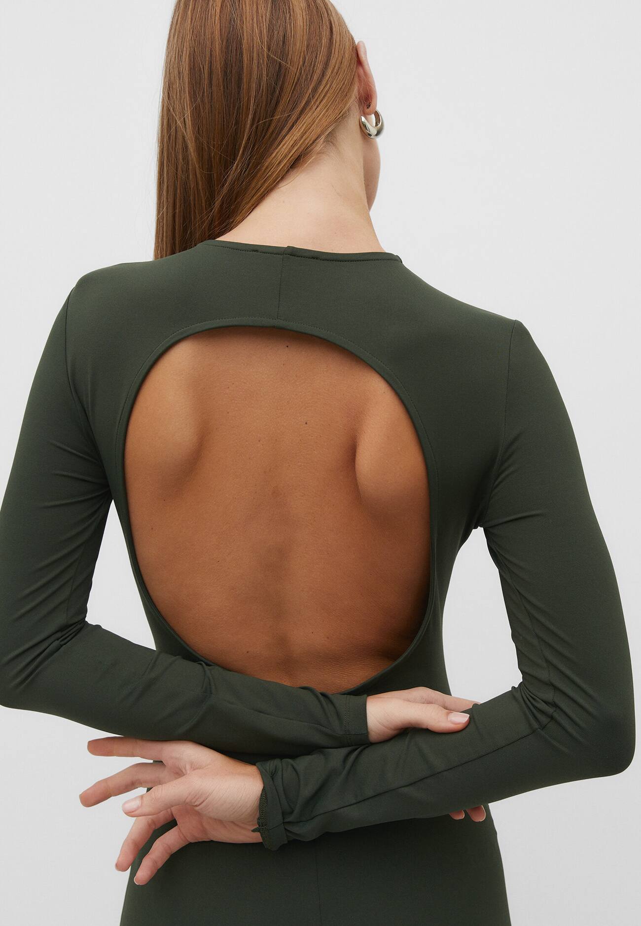 Vestido longo com costas abertas