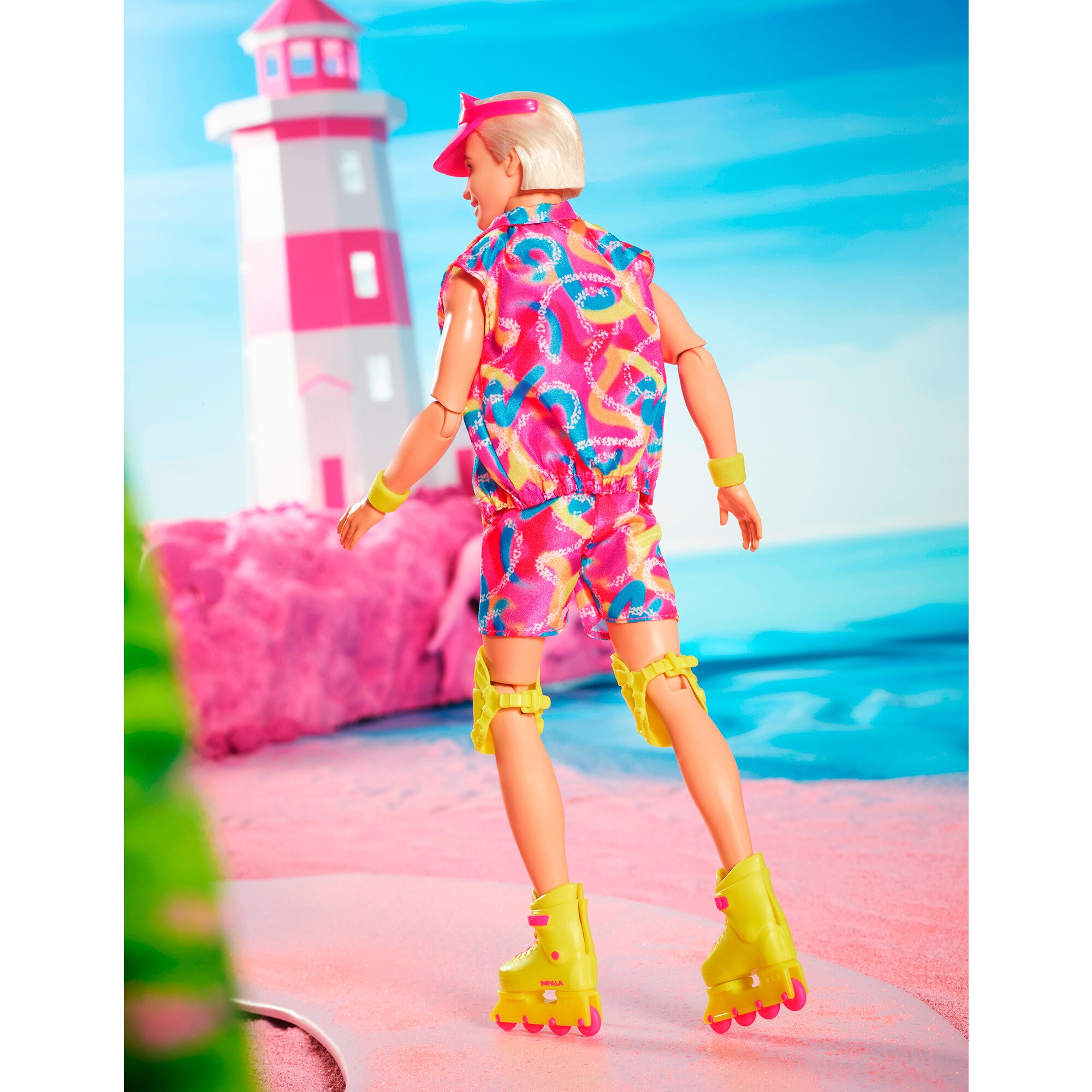 Mattel Puppe Barbie The Movie - Ken-Sammelpuppe mit Inlineskating-Outfit