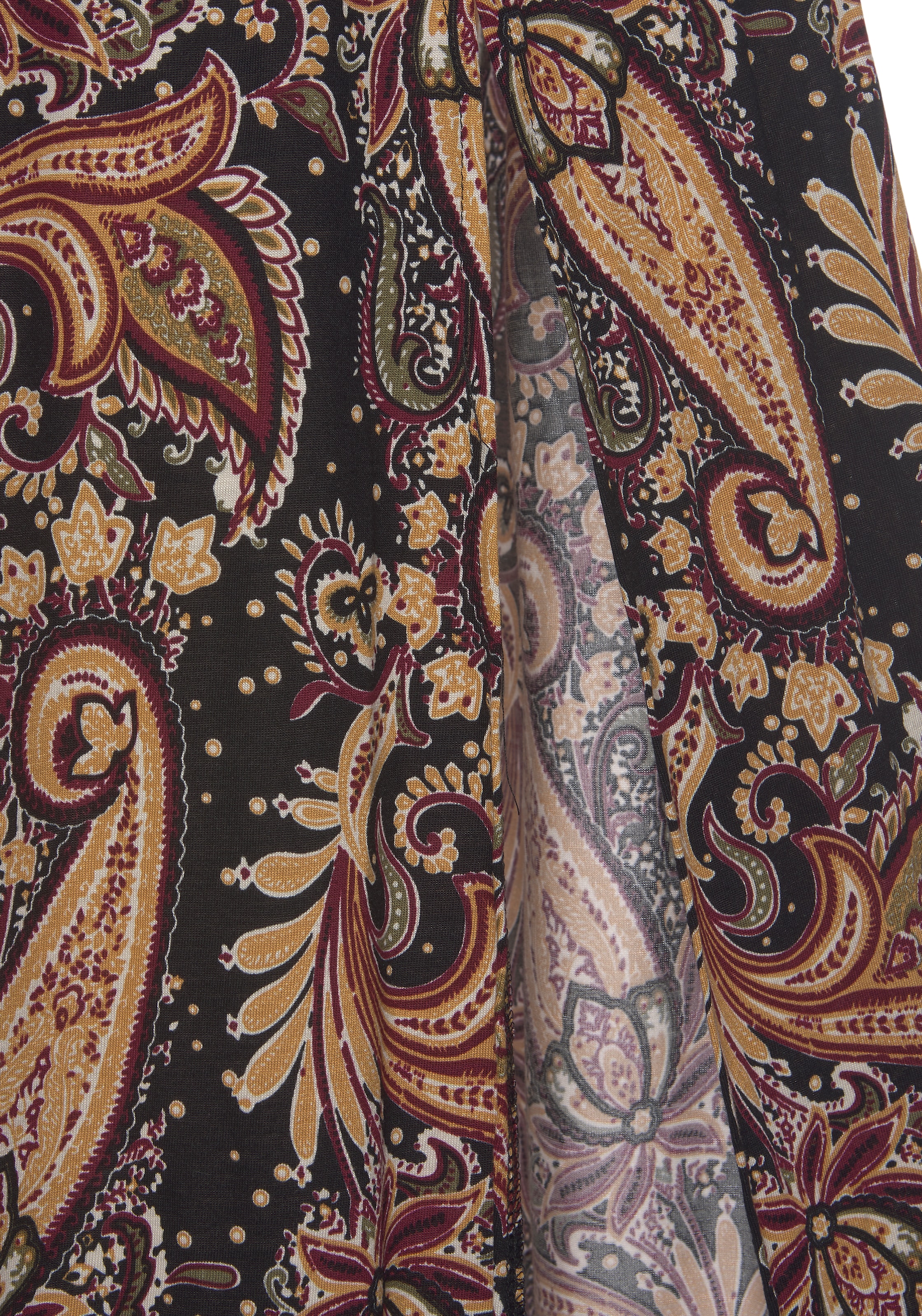 LASCANA Maxikleid Seitennahttaschen mit Paisleyprint und Schlitz, Sommerkleid mit Taschen, Strandkleid