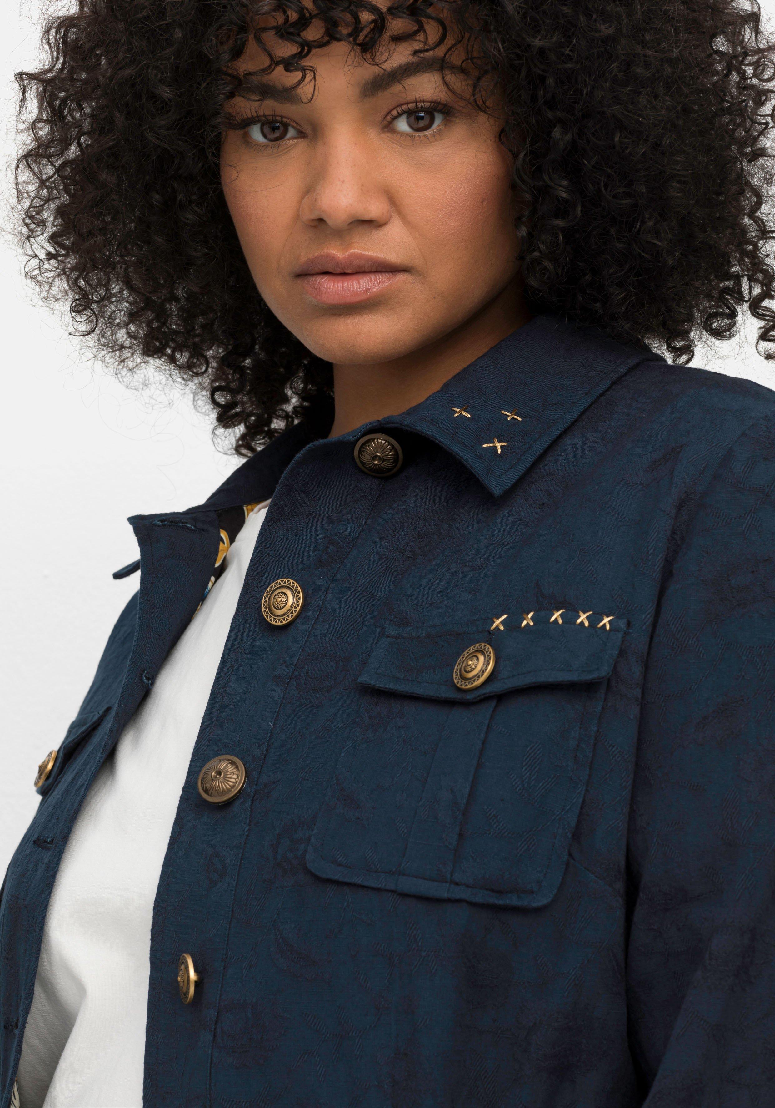 Hemdjacke mit Bindeband, im Jacquardmuster