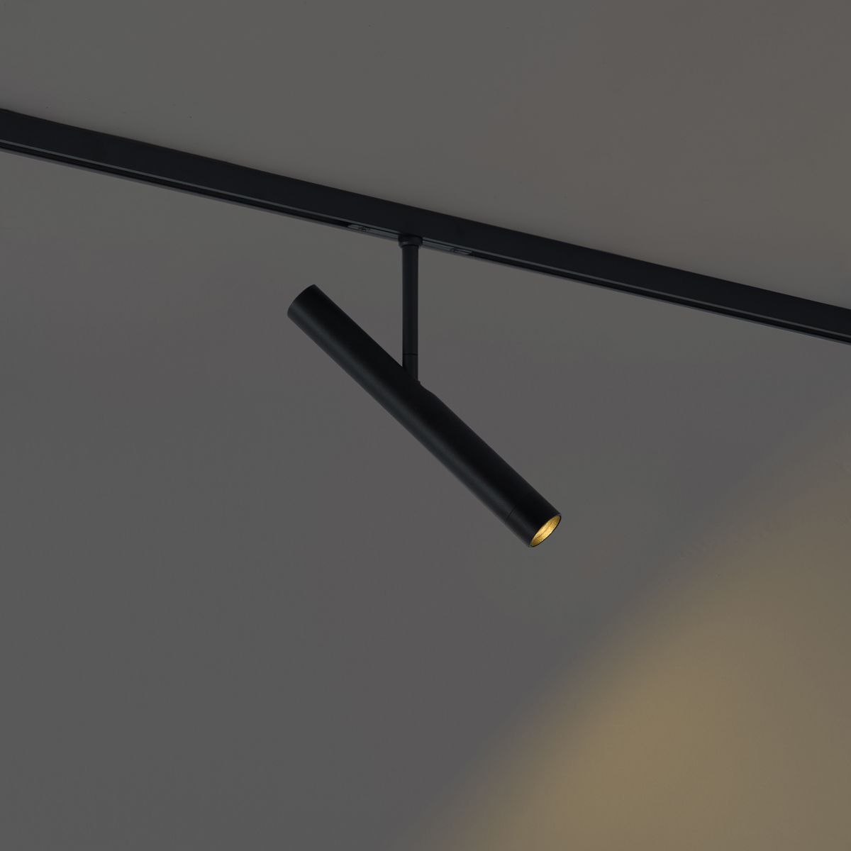 Moderne spot zwart voor railsysteem 1-fase - Slimline Avery