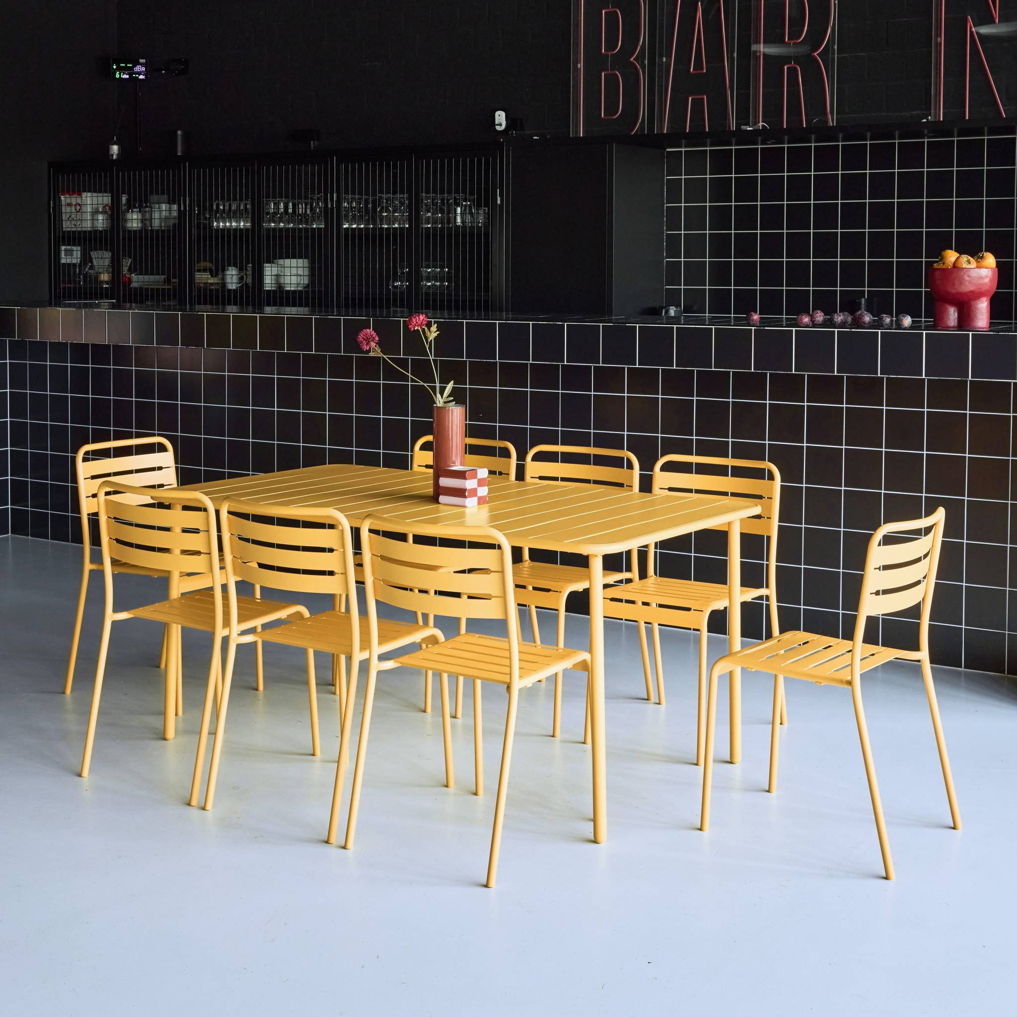 sweeek - Tuintafel met 8 stoelen metaal