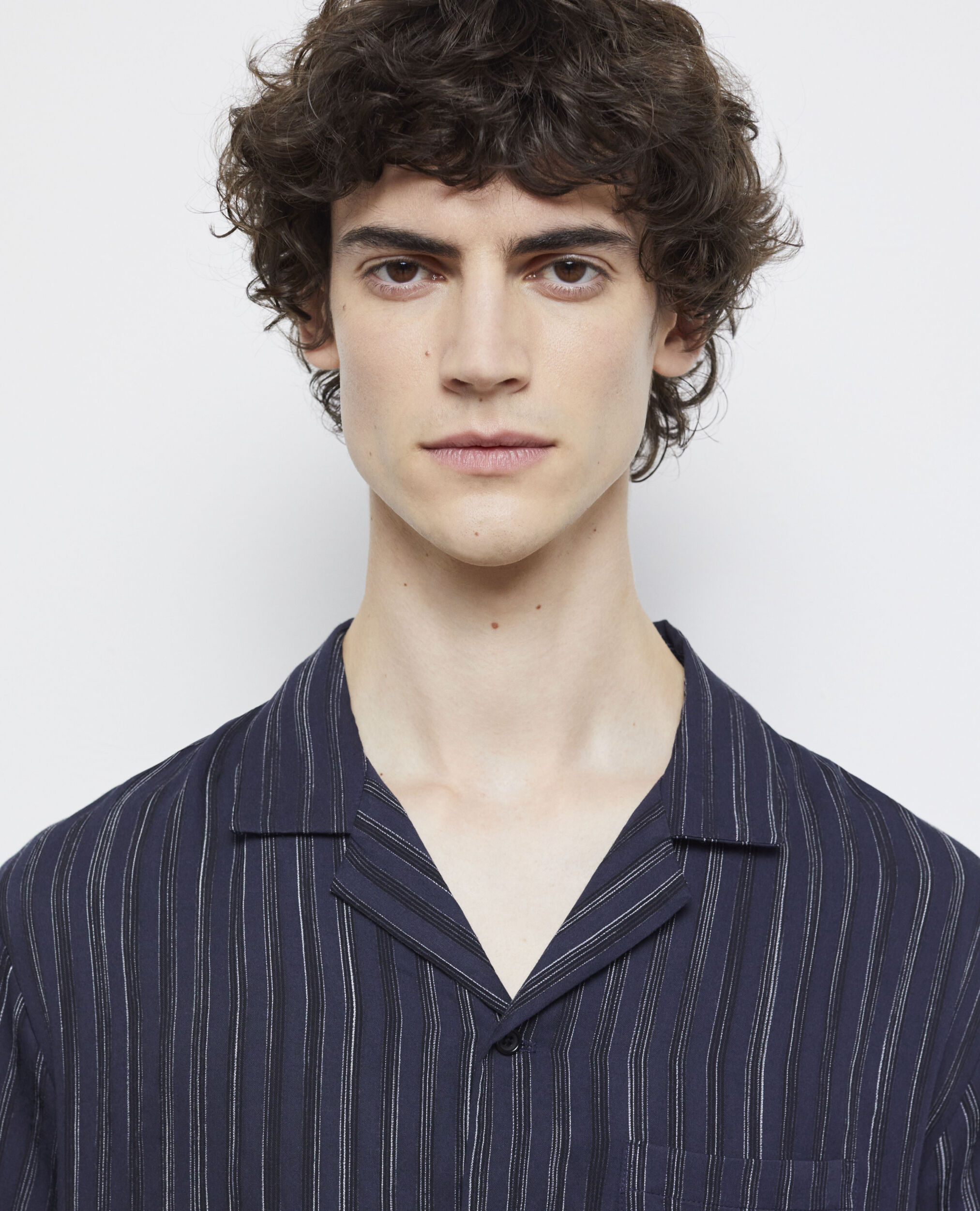 Chemise à rayures bleu marine