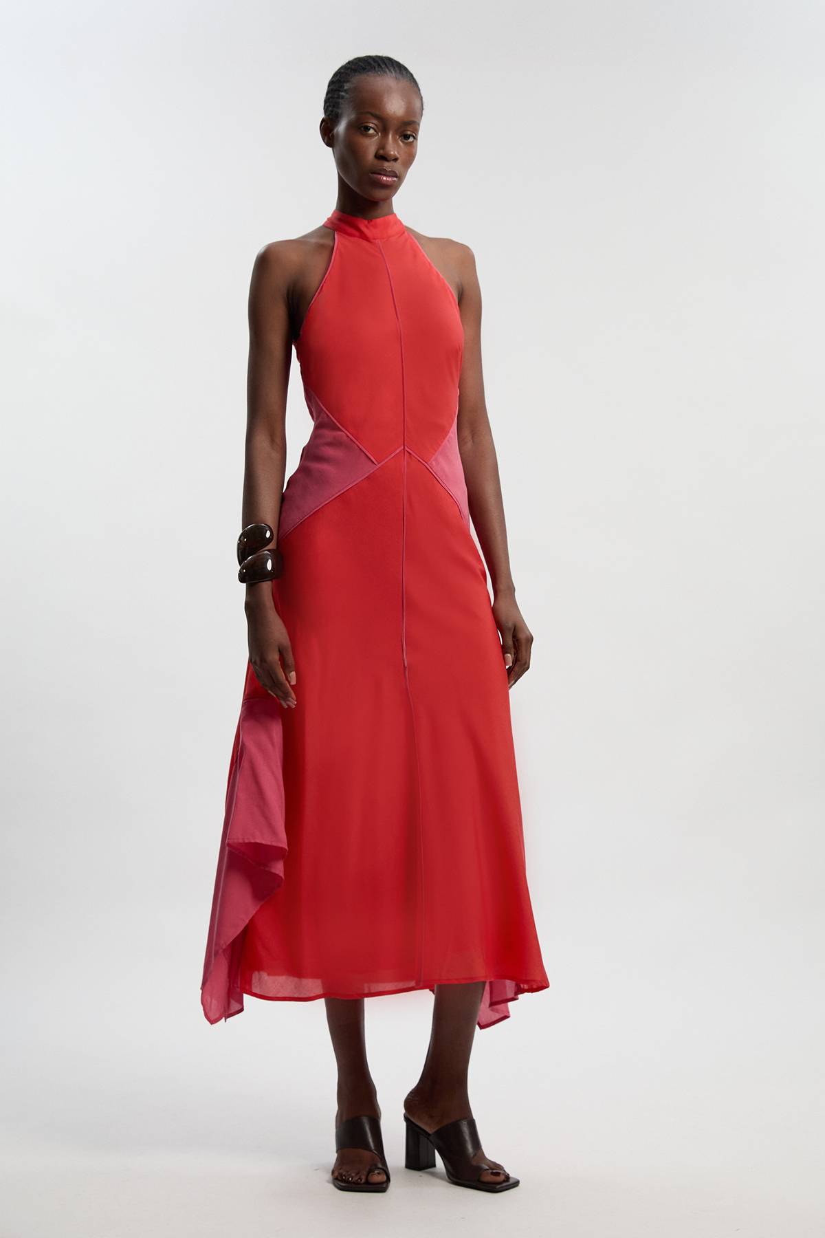 KarenMillen Robe Maxi Tissée à Encolure Licou en Tencel Fluide à Blocs de Couleur