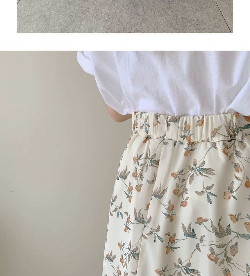 Leoom - Effen T-shirt met korte mouwen / Midi A-lijn rok met bloemenprint