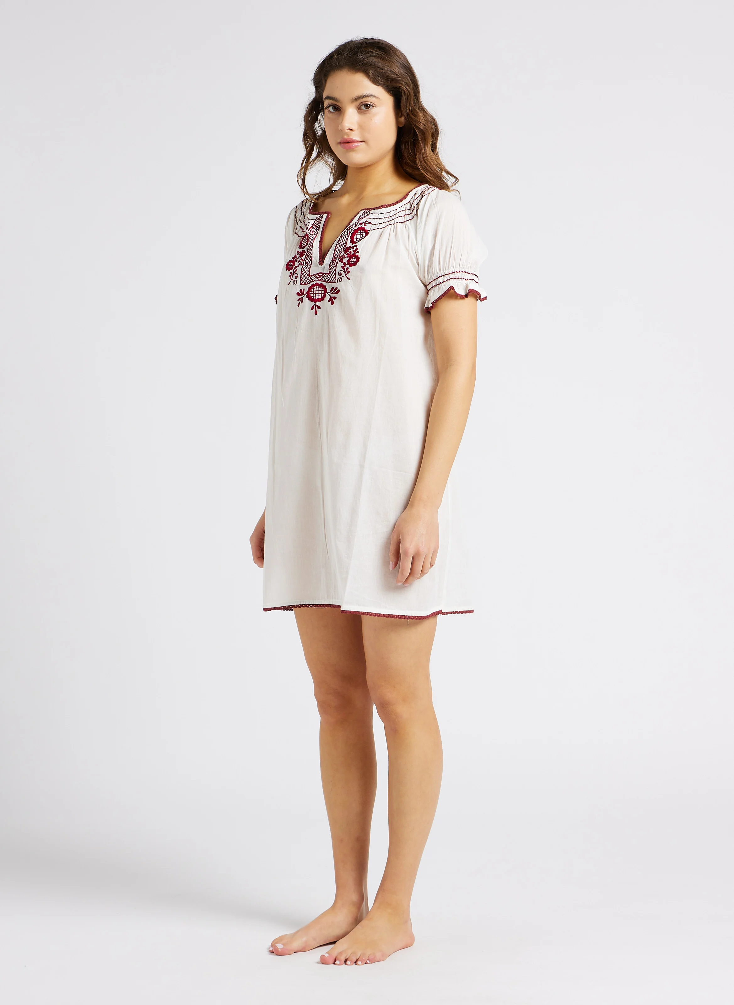 ZOE - Robe courte brodée col tunisien en coton | Blanc