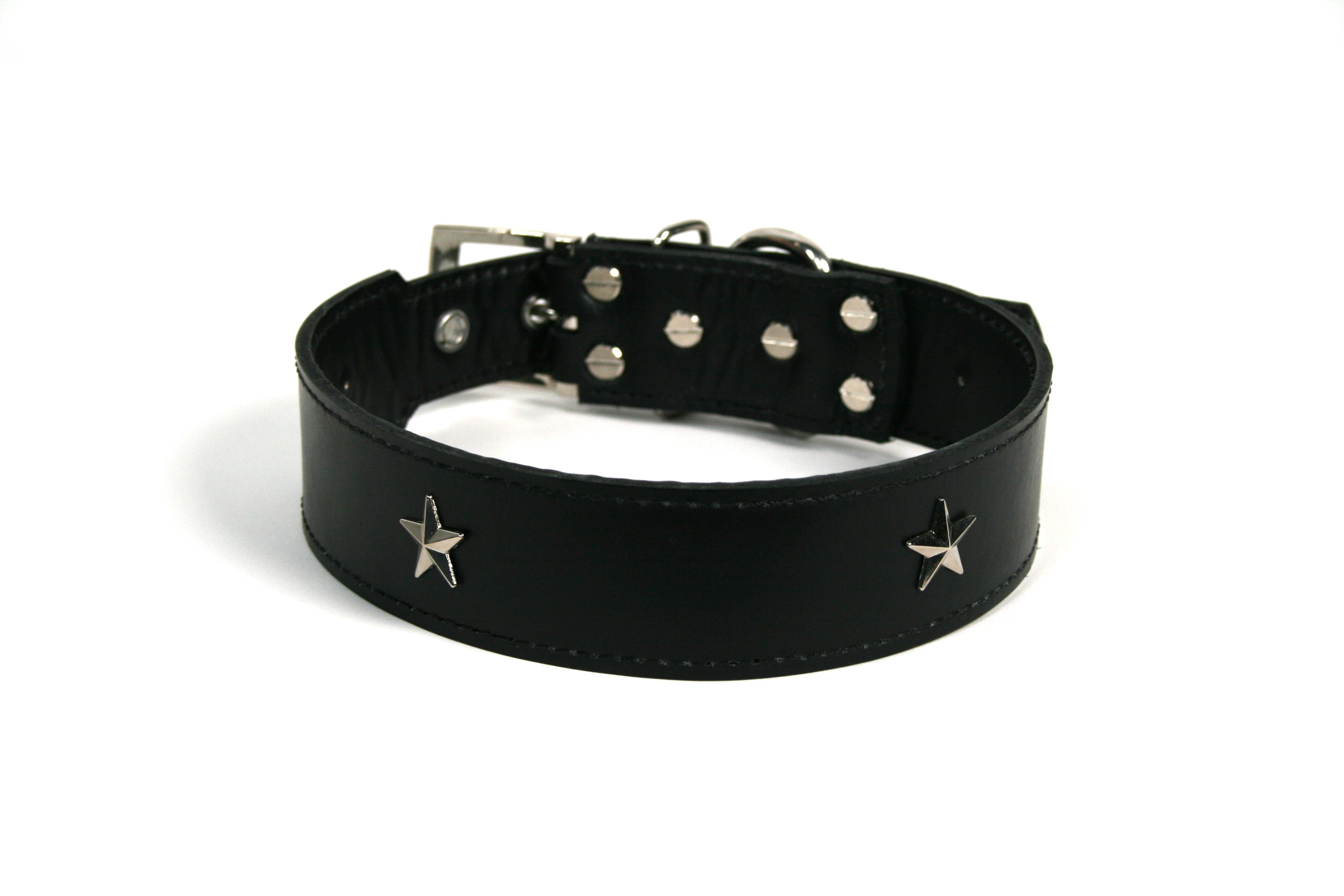 Colar de couro preto com estrela