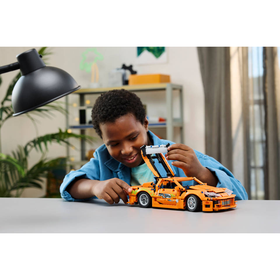 LEGO Technic Fast and Furious Toyota Supra MK4 42204