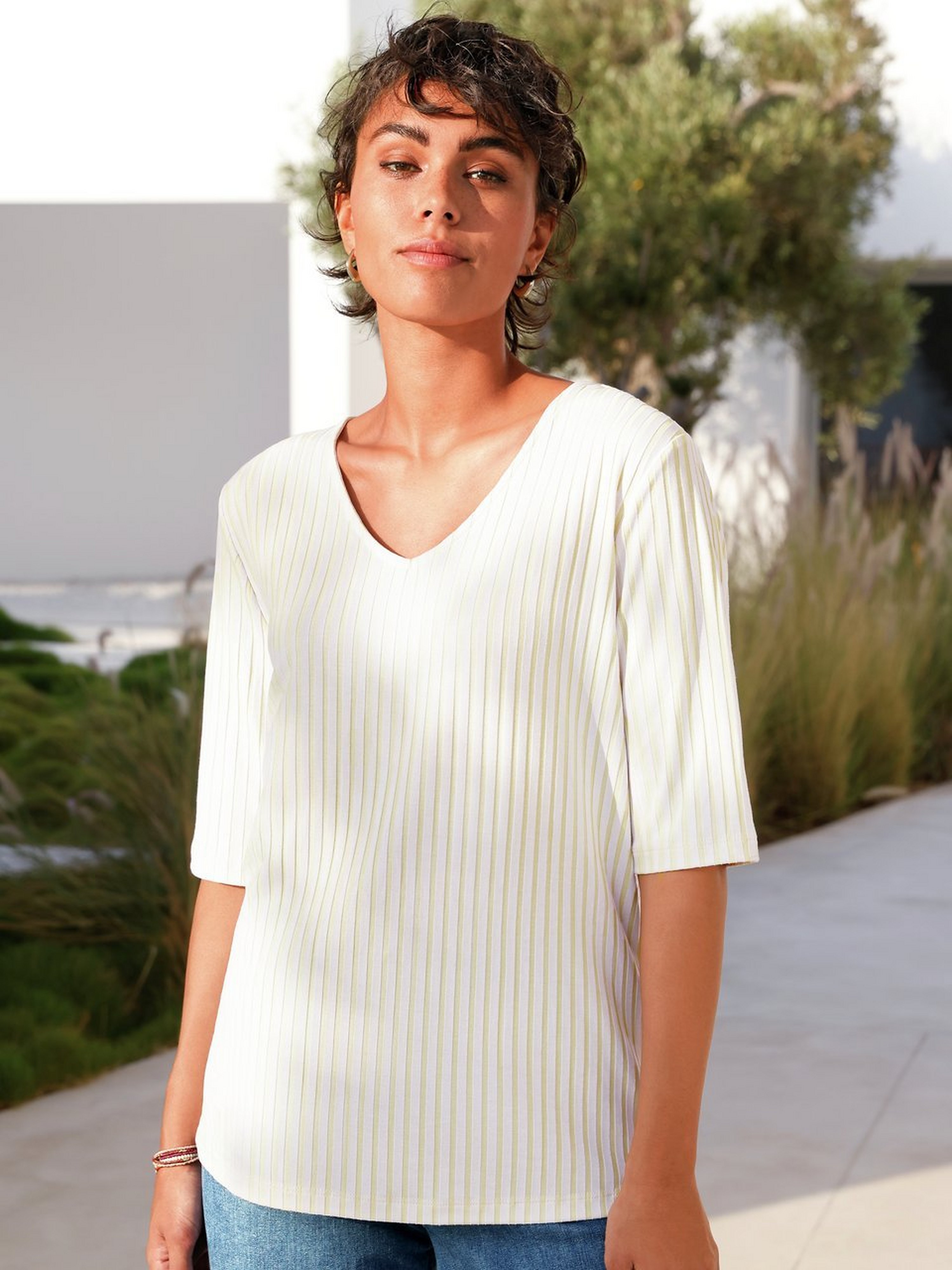 V-Shirt