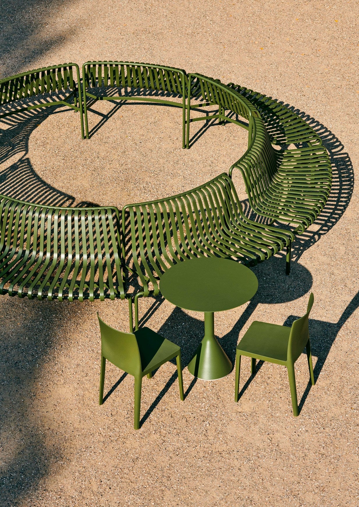 HAY  Palissade Cone havebord, Olive - Ø90xH74 cm.