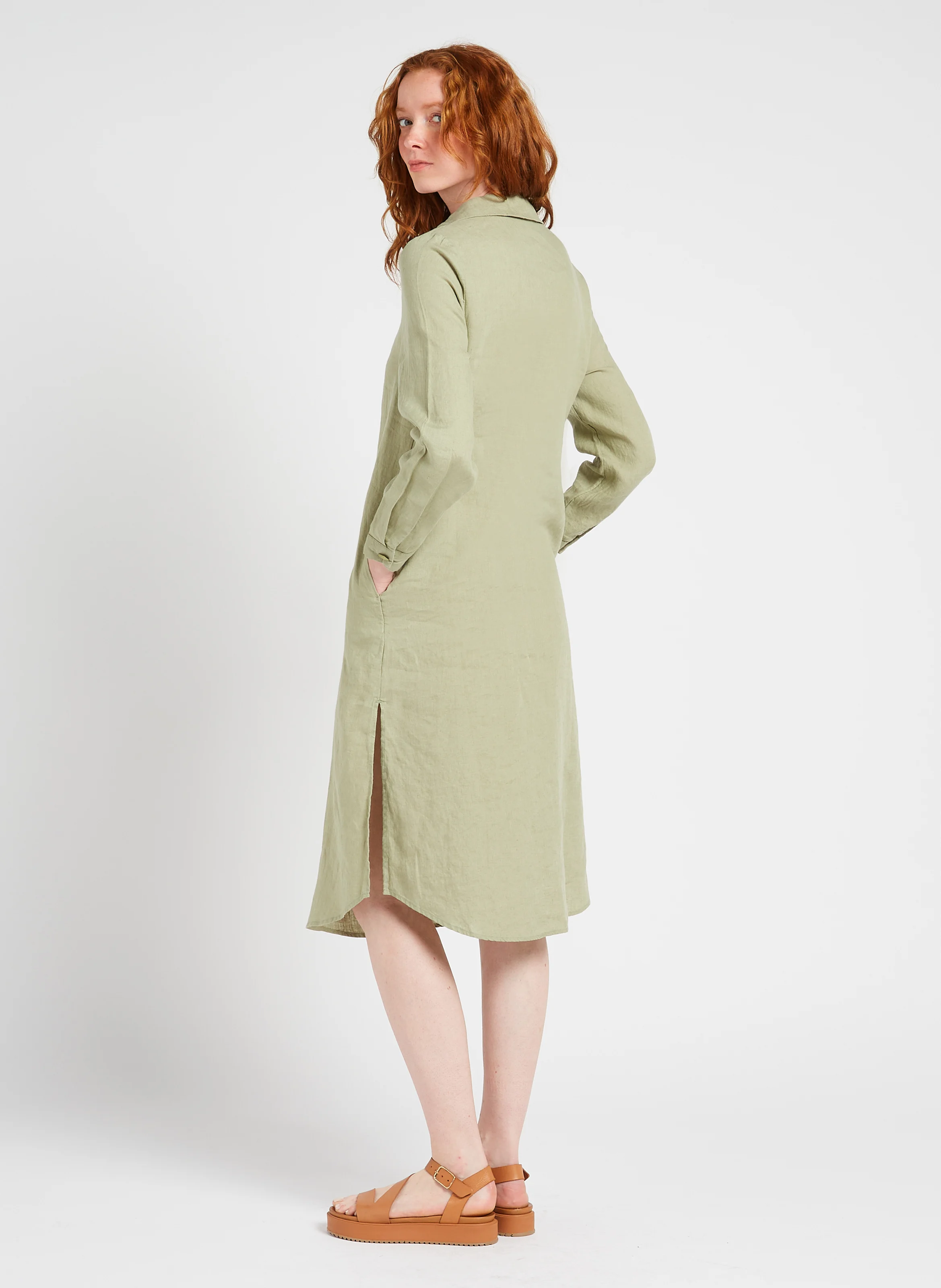 AICHA - Robe mi-longue col V en lin | Vert