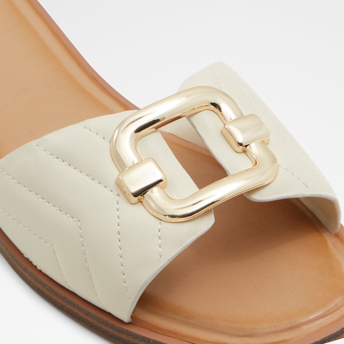 Qelajar White Women Flat Sandals