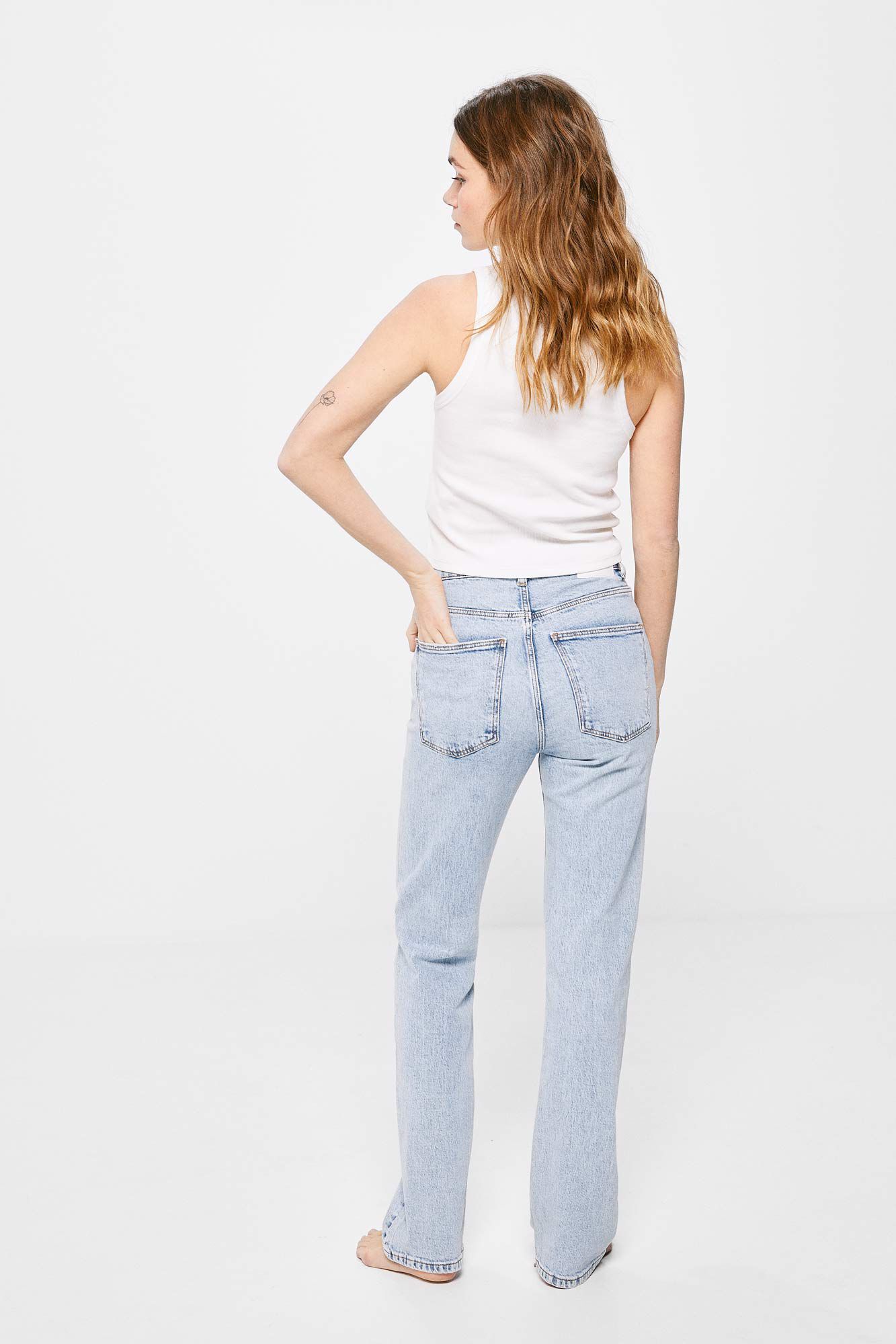 Calça jeans reta com lavagem sustentável - Azul médio