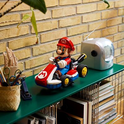 LEGO Super Mario 72037 Mario Kart: Mario og Standard Kart