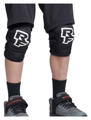 Genouillères Courtes Enfant Race Face Sendy Stealth Noir
