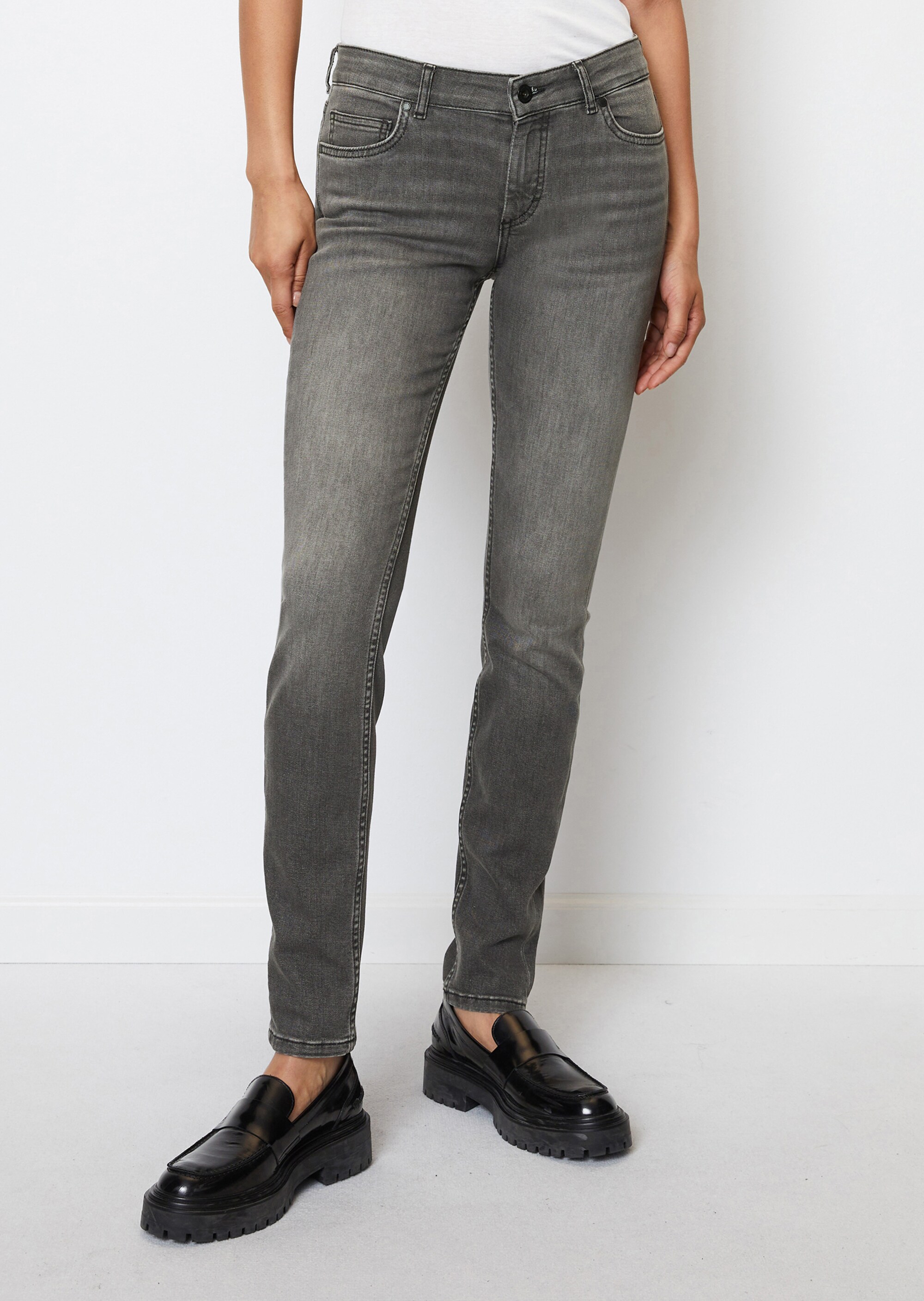 Jeans Modell ALBY slim fit aus Organic-Cotton-Lyocell-Stretch