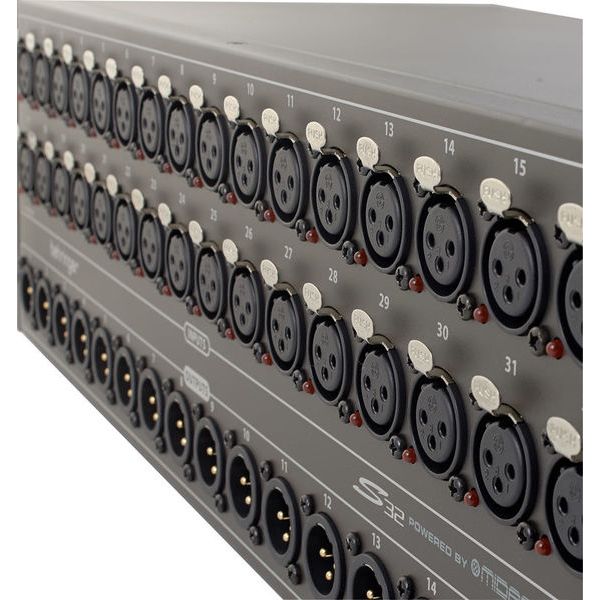 Behringer S32