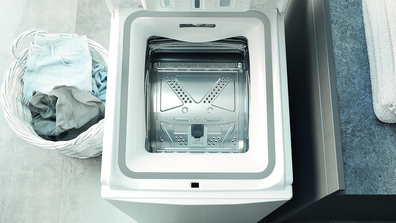 Bauknecht WMT Star 6ZB Toplader-Waschmaschine/ 6 kg/ 1200 UpM/ Vollwasserschutz/ Automatische Trommelpositionierung/ SoftOpening/ 15° Green&Clean/ Kurz 30'/ FreshFinish/ Extra Spülen/ Startzeitvorwahl