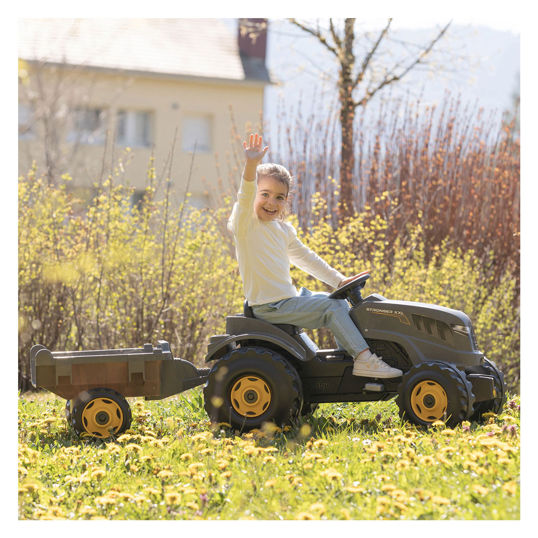Smoby Stronger XXL Traptractor met Trailer Grijs