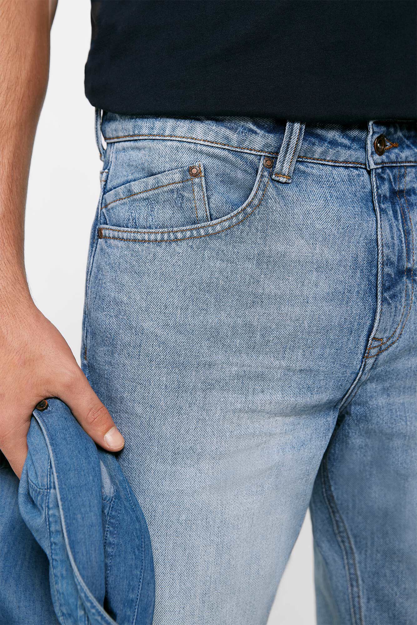 jeans de lavagem clara padrão