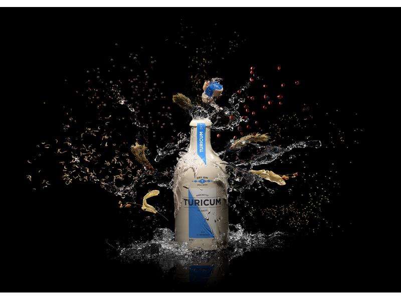 Turicum Dry Gin 0.5 l Schweizer Spirituosen Spezialität auf der Basis von Wacholder