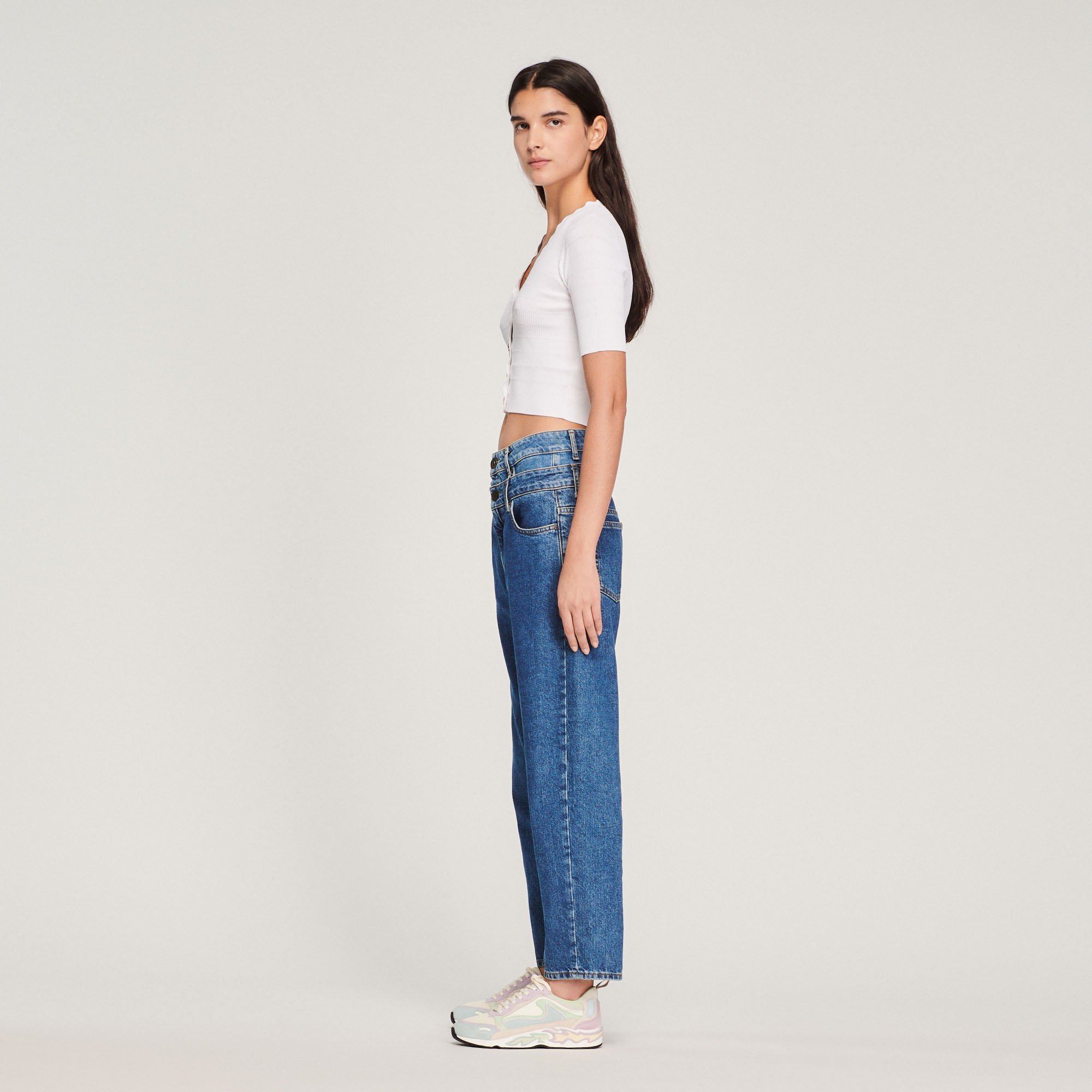 Pull en maille et boutons fantaisie