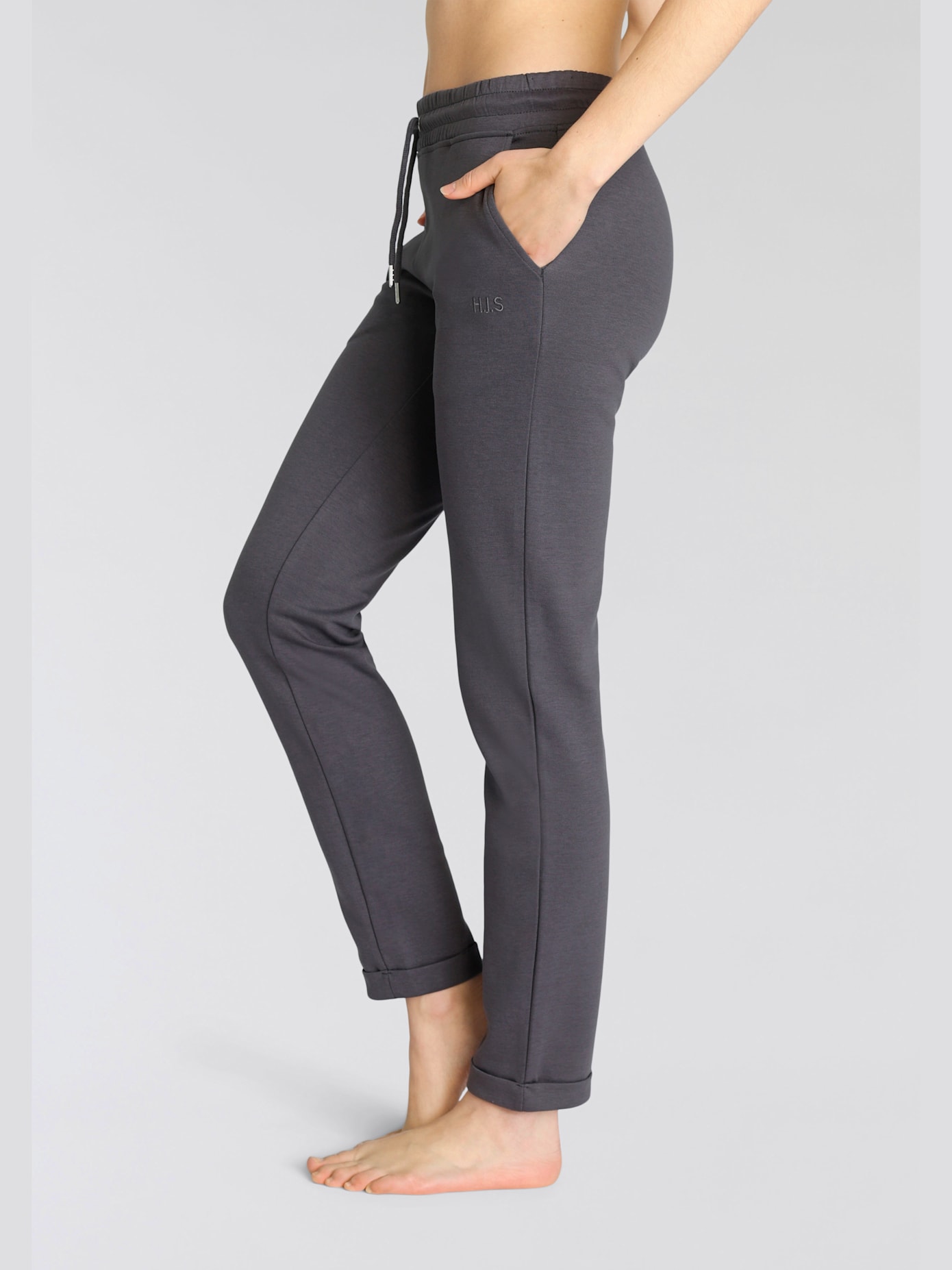 Pantalon basique avec petit logo brodé
