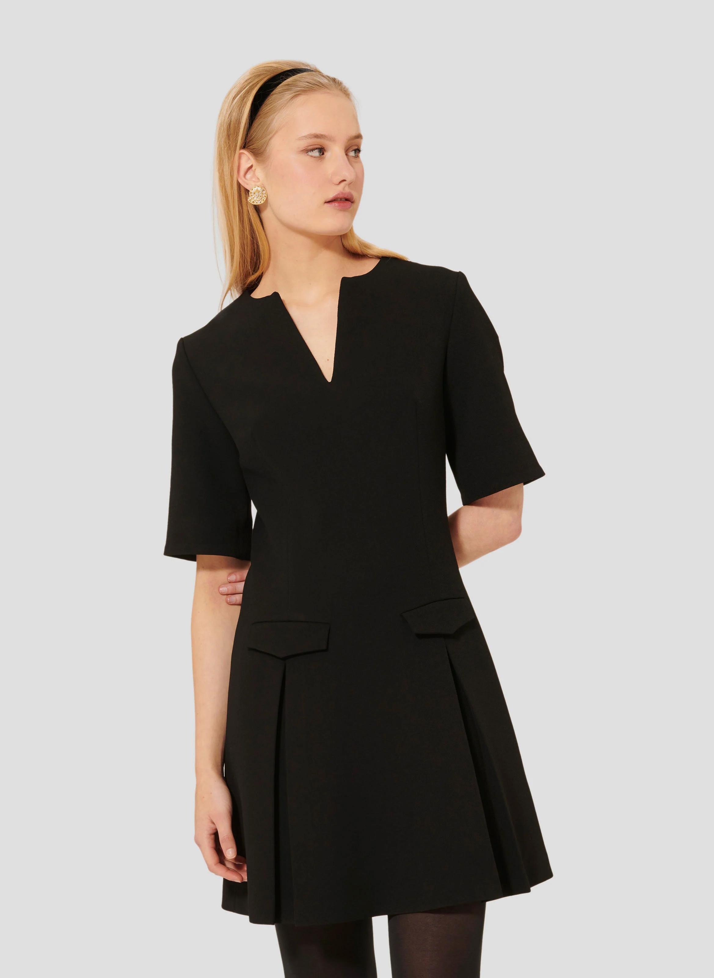 RIYU - Robe courte évasée plissée | Noir