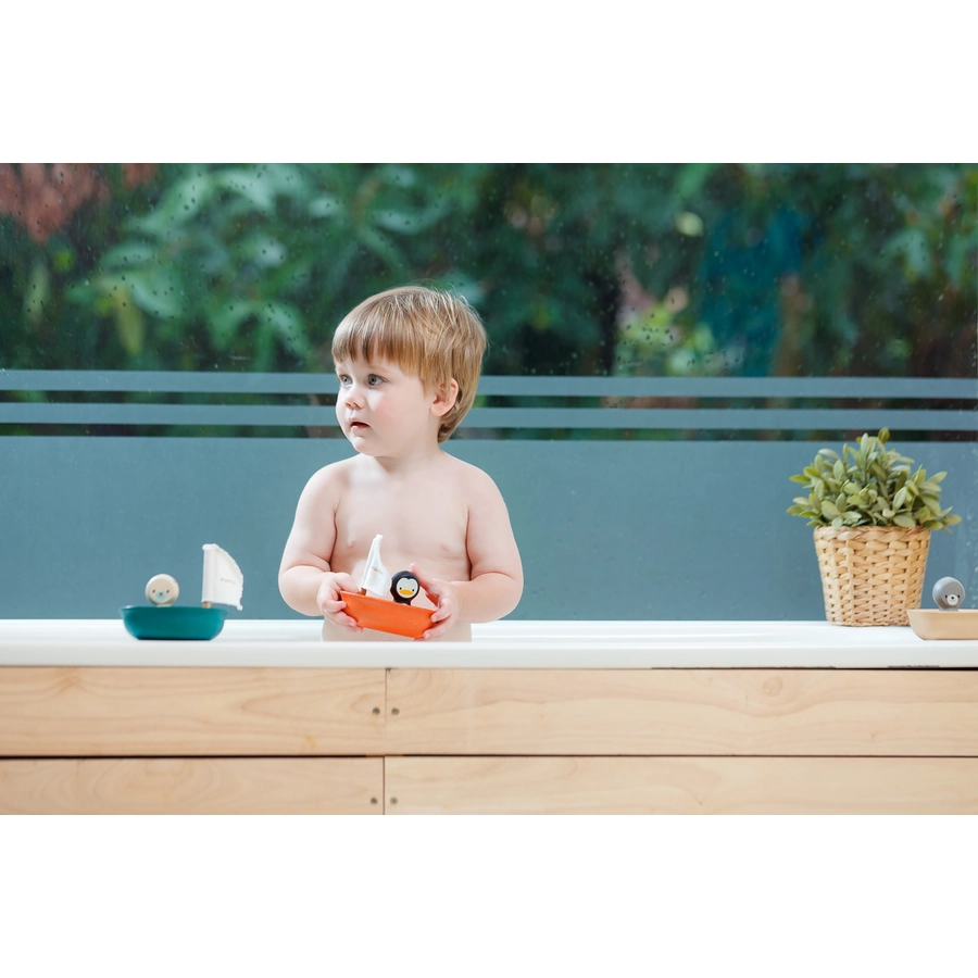 PlanToys Segelboot Pinguin