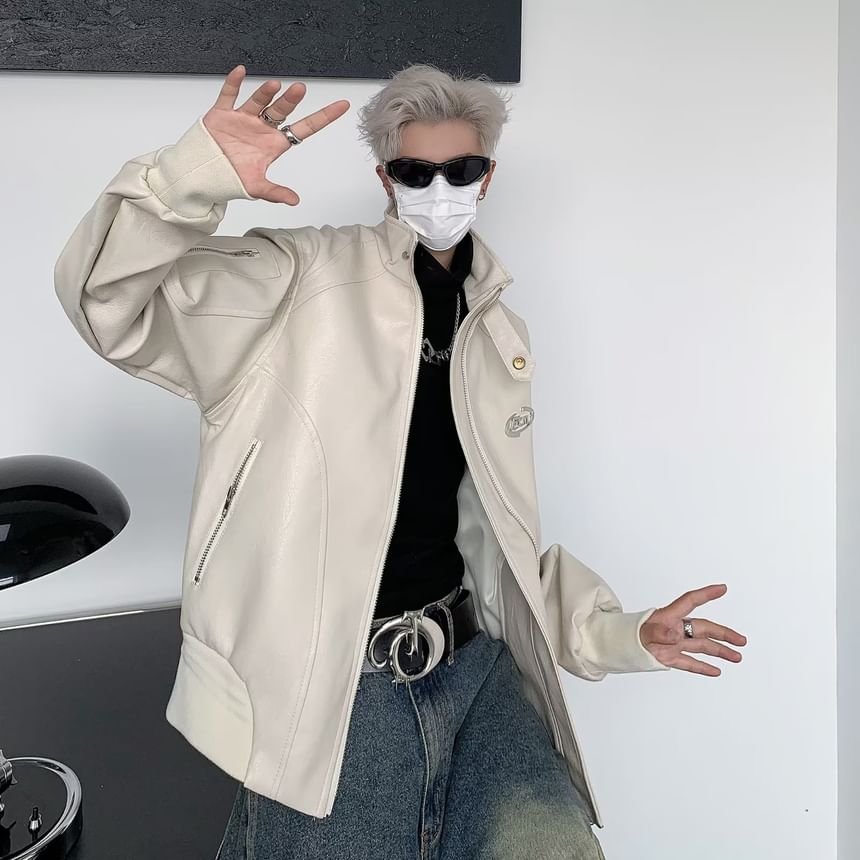 AXEN - Opstaande kraag, metalen accent, imitatieleren ritsjack