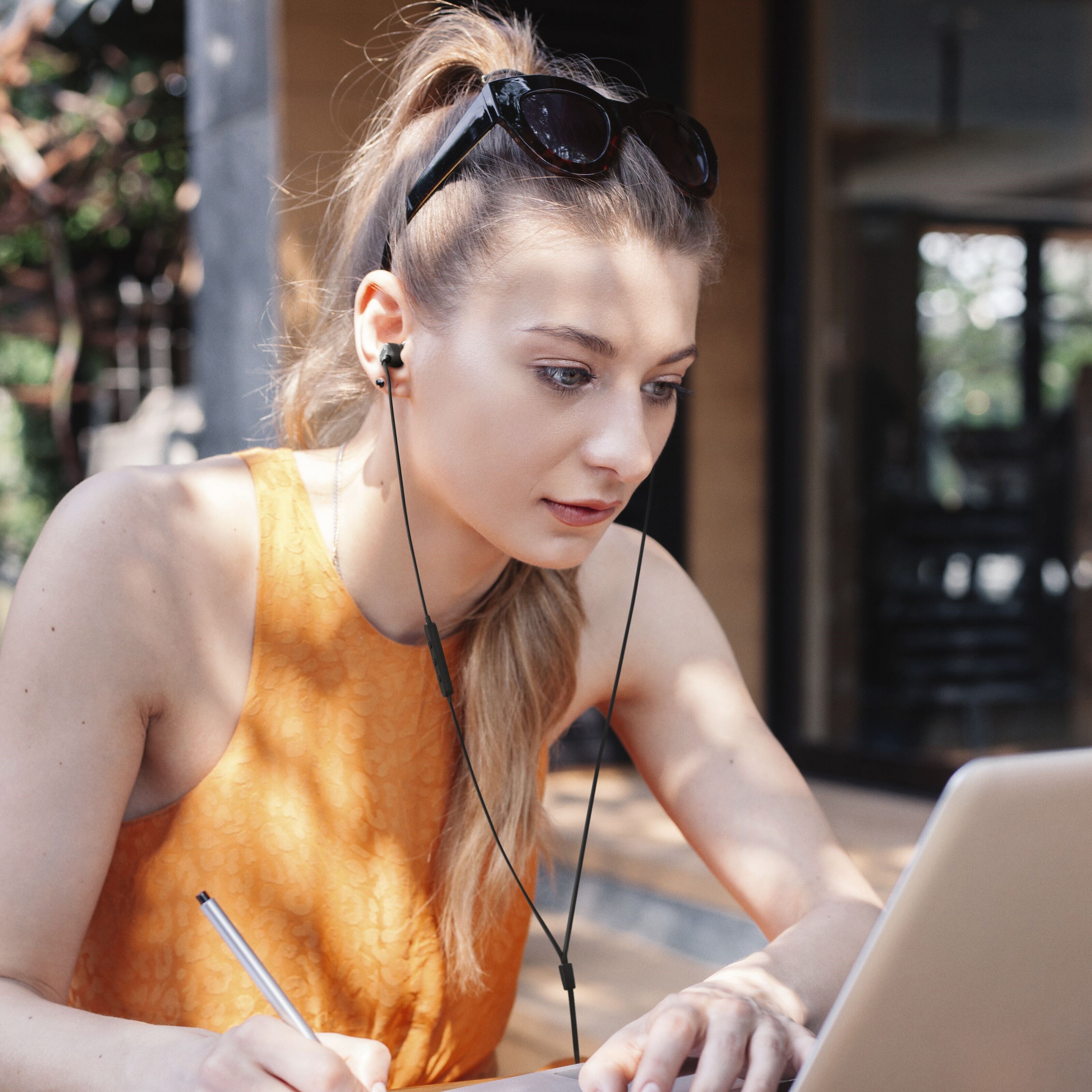 JBL Tune 310C Hodetelefoner med USB-C Svart